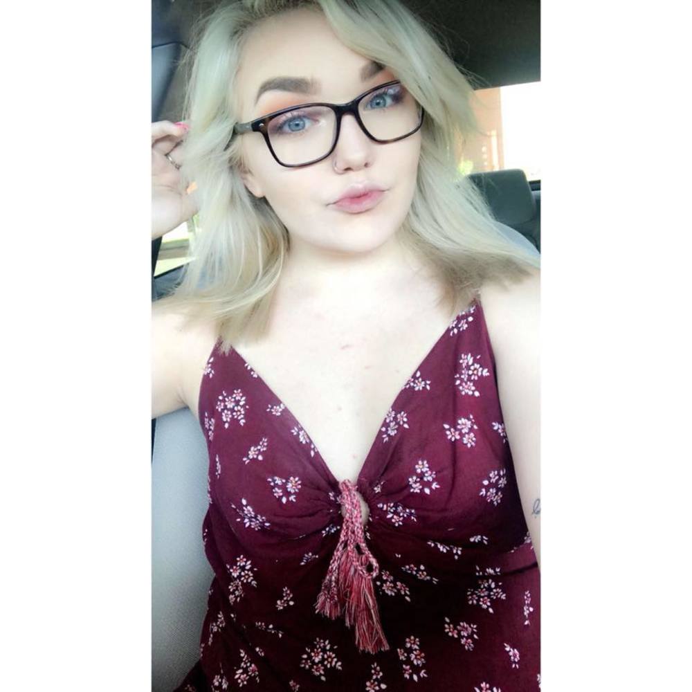 Meet your Posher, Kayla